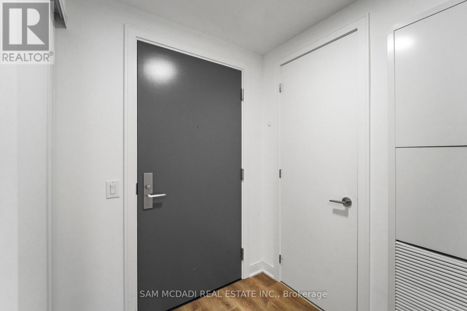 1513 - 86 Dundas Street E, Mississauga, Ontario  L5A 0B1 - Photo 4 - W12816498