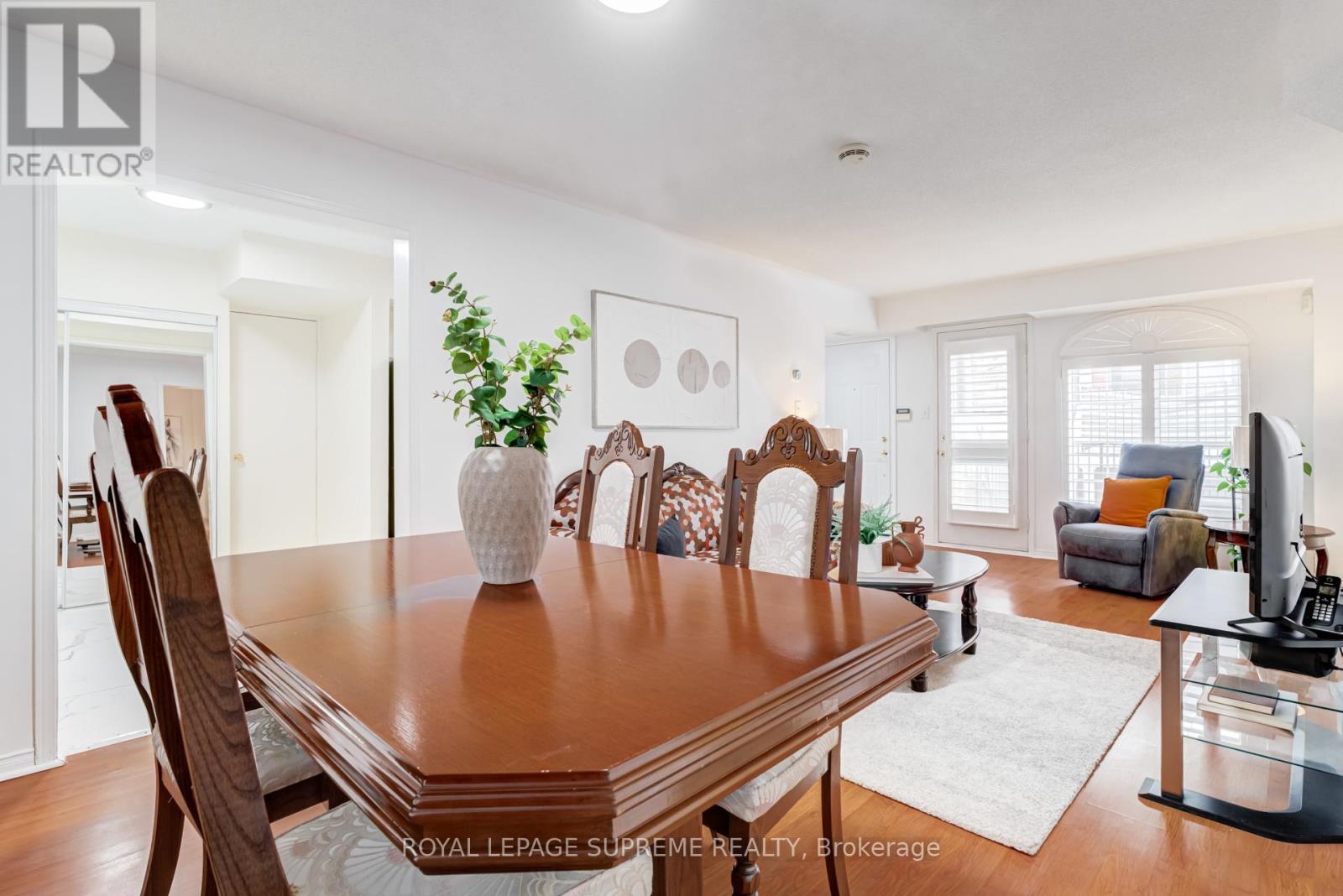 202 - 62 Sidney Belsey Crescent, Toronto, Ontario  M6M 5J3 - Photo 6 - W12816534