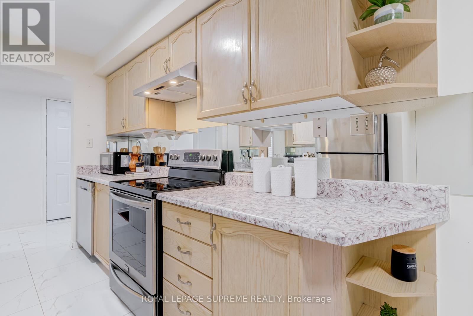 202 - 62 Sidney Belsey Crescent, Toronto, Ontario  M6M 5J3 - Photo 8 - W12816534