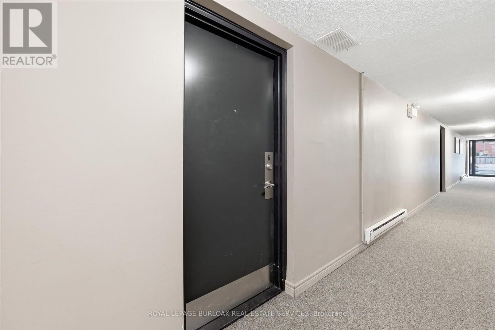 6 - 469 Claridge Road, Burlington, Ontario  L7N 2S1 - Photo 3 - W12816546