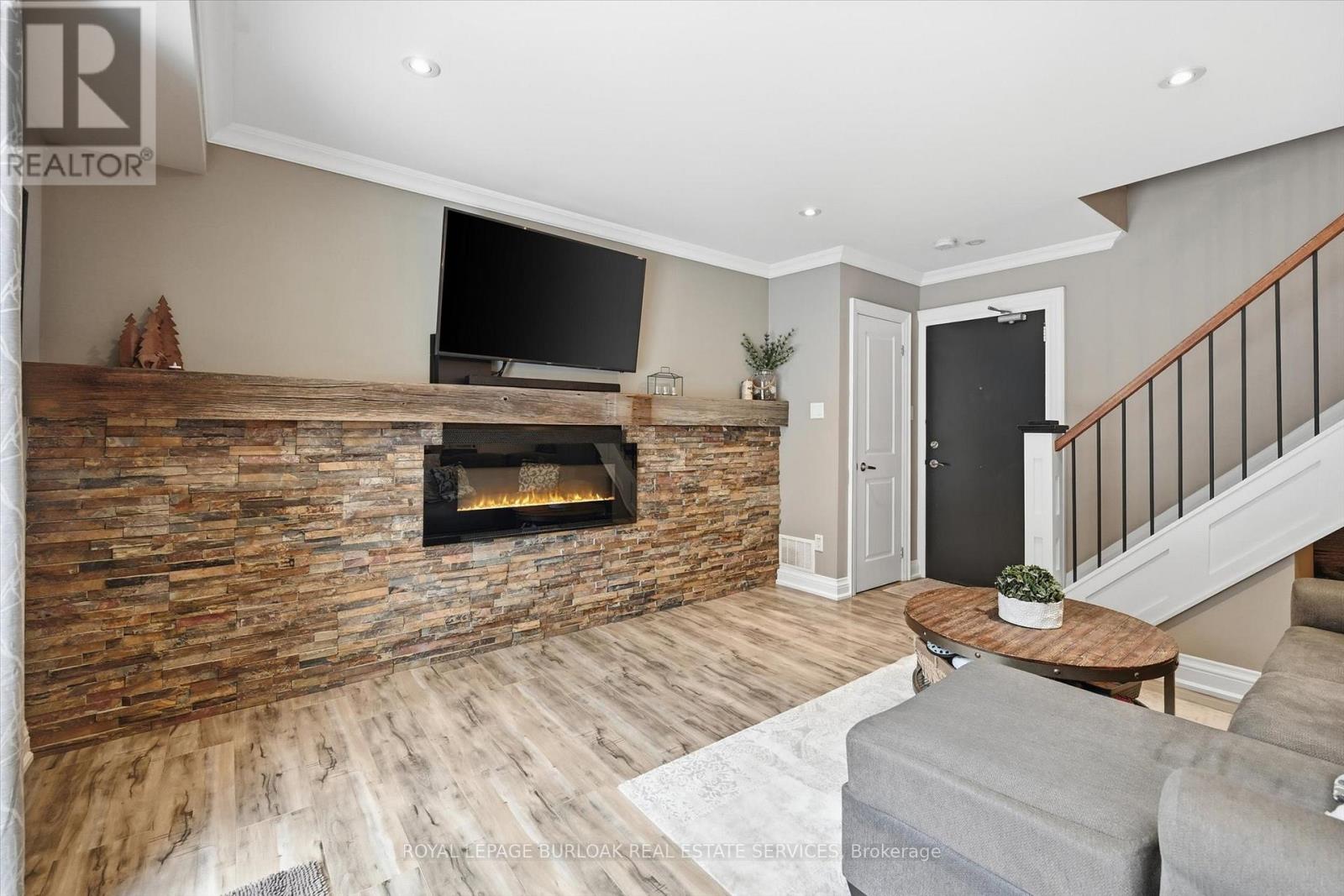 6 - 469 Claridge Road, Burlington, Ontario  L7N 2S1 - Photo 5 - W12816546