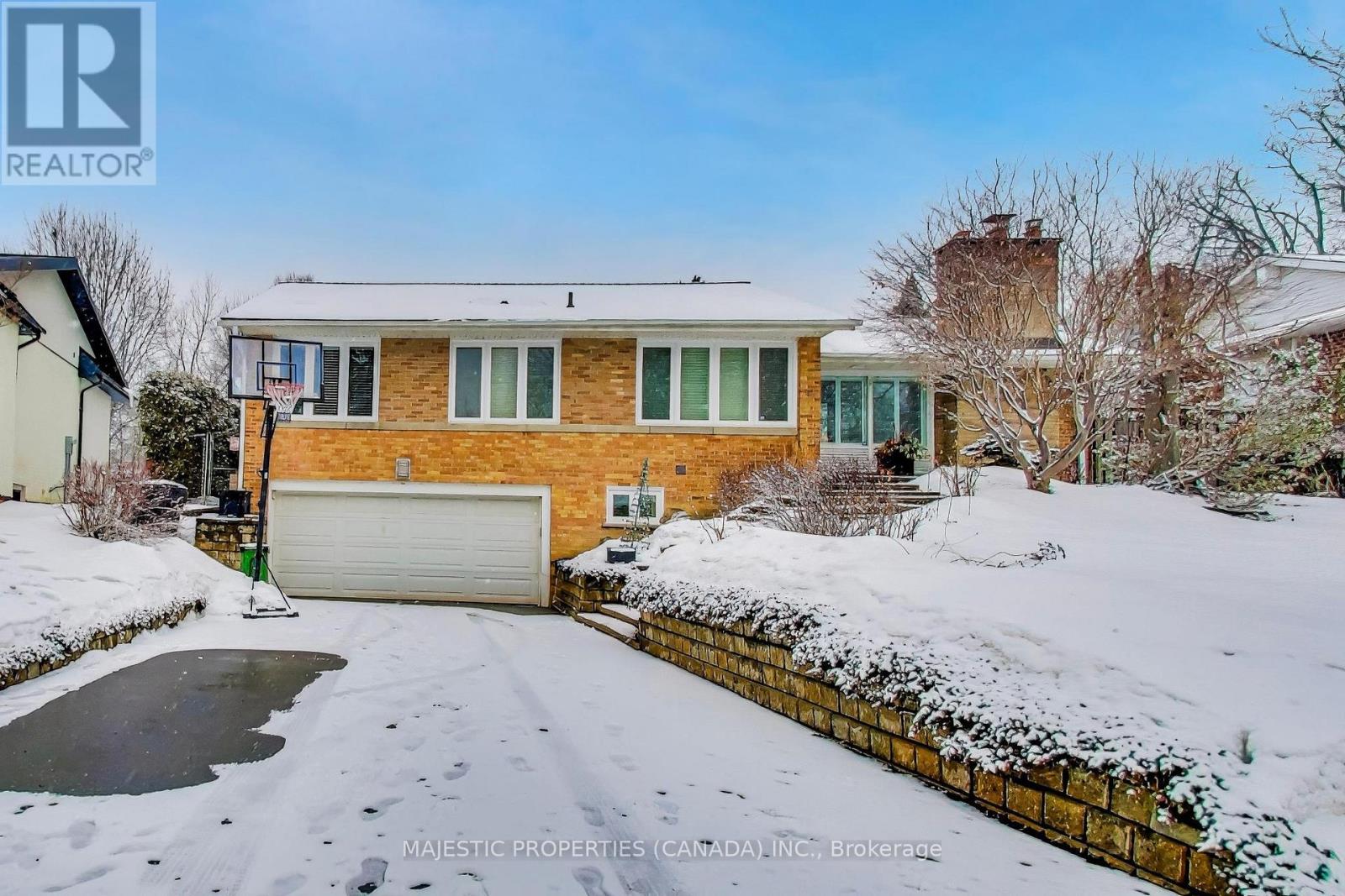 42 ABINGER CRESCENT, Toronto, Ontario
