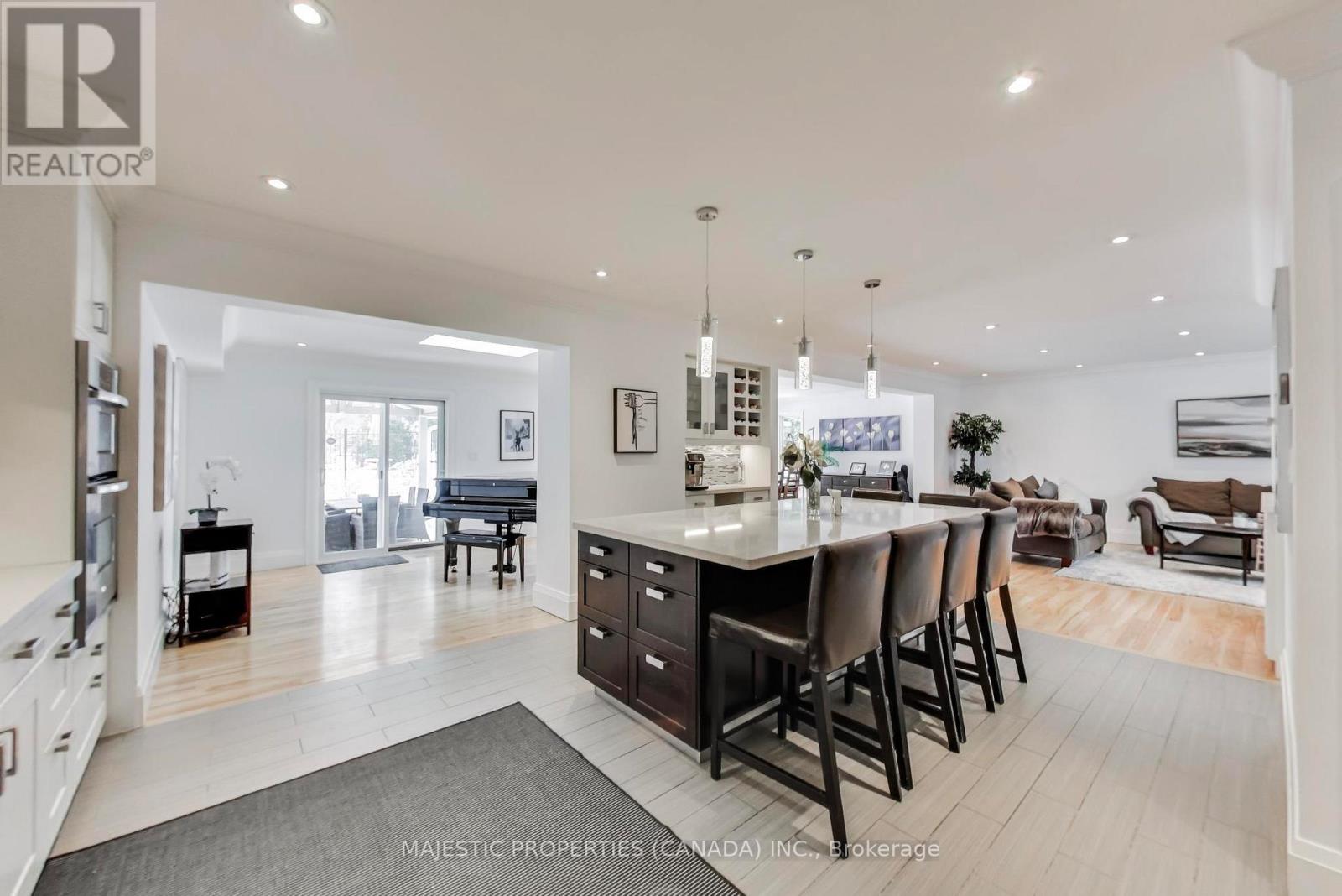 42 Abinger Crescent, Toronto, Ontario  M9B 2Y6 - Photo 11 - W12816560