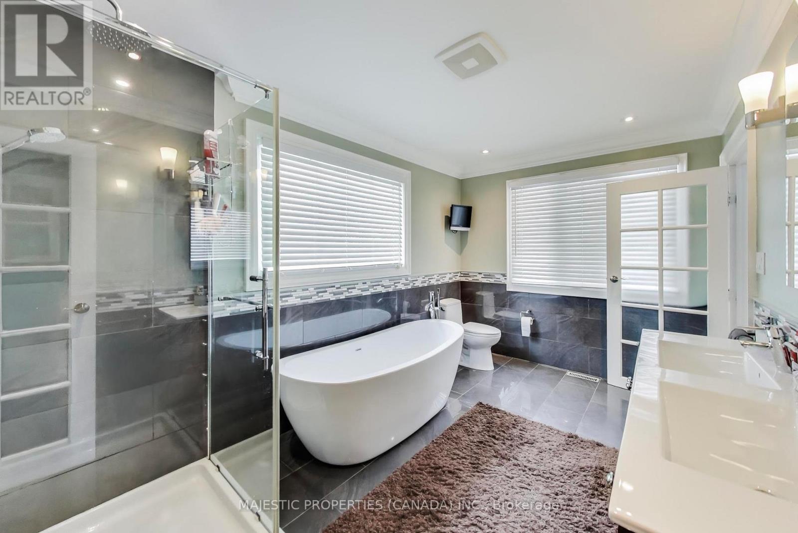 42 Abinger Crescent, Toronto, Ontario  M9B 2Y6 - Photo 20 - W12816560