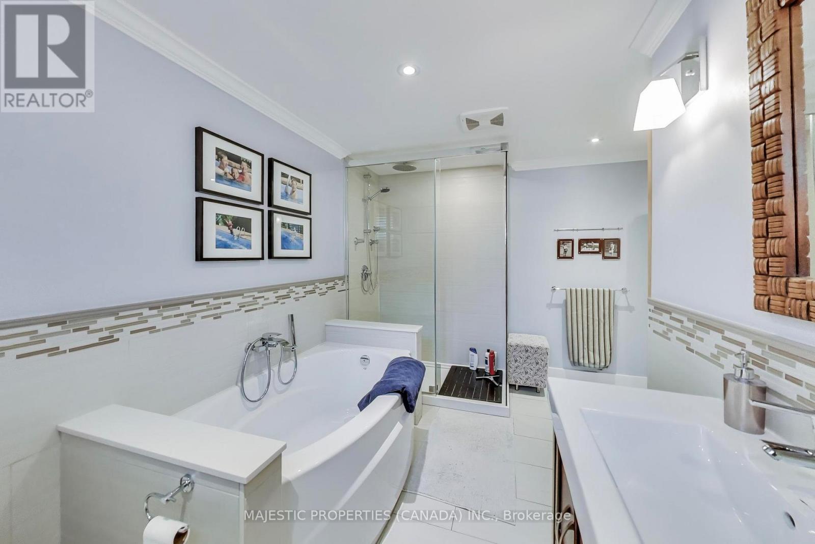 42 Abinger Crescent, Toronto, Ontario  M9B 2Y6 - Photo 33 - W12816560