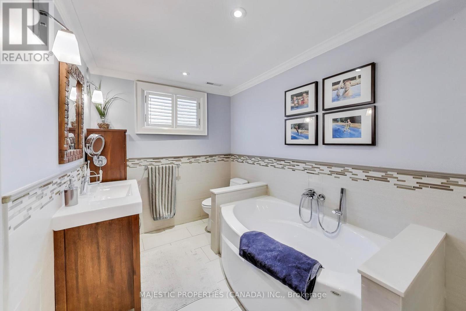 42 Abinger Crescent, Toronto, Ontario  M9B 2Y6 - Photo 34 - W12816560