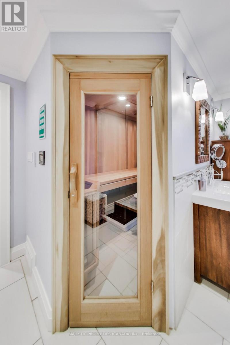 42 Abinger Crescent, Toronto, Ontario  M9B 2Y6 - Photo 38 - W12816560