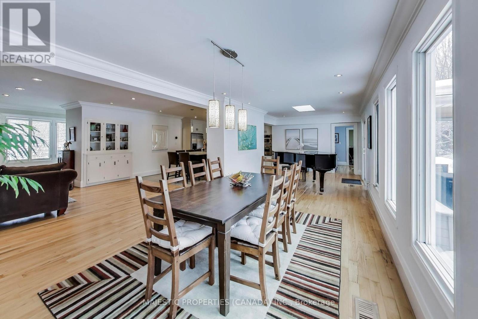 42 Abinger Crescent, Toronto, Ontario  M9B 2Y6 - Photo 8 - W12816560