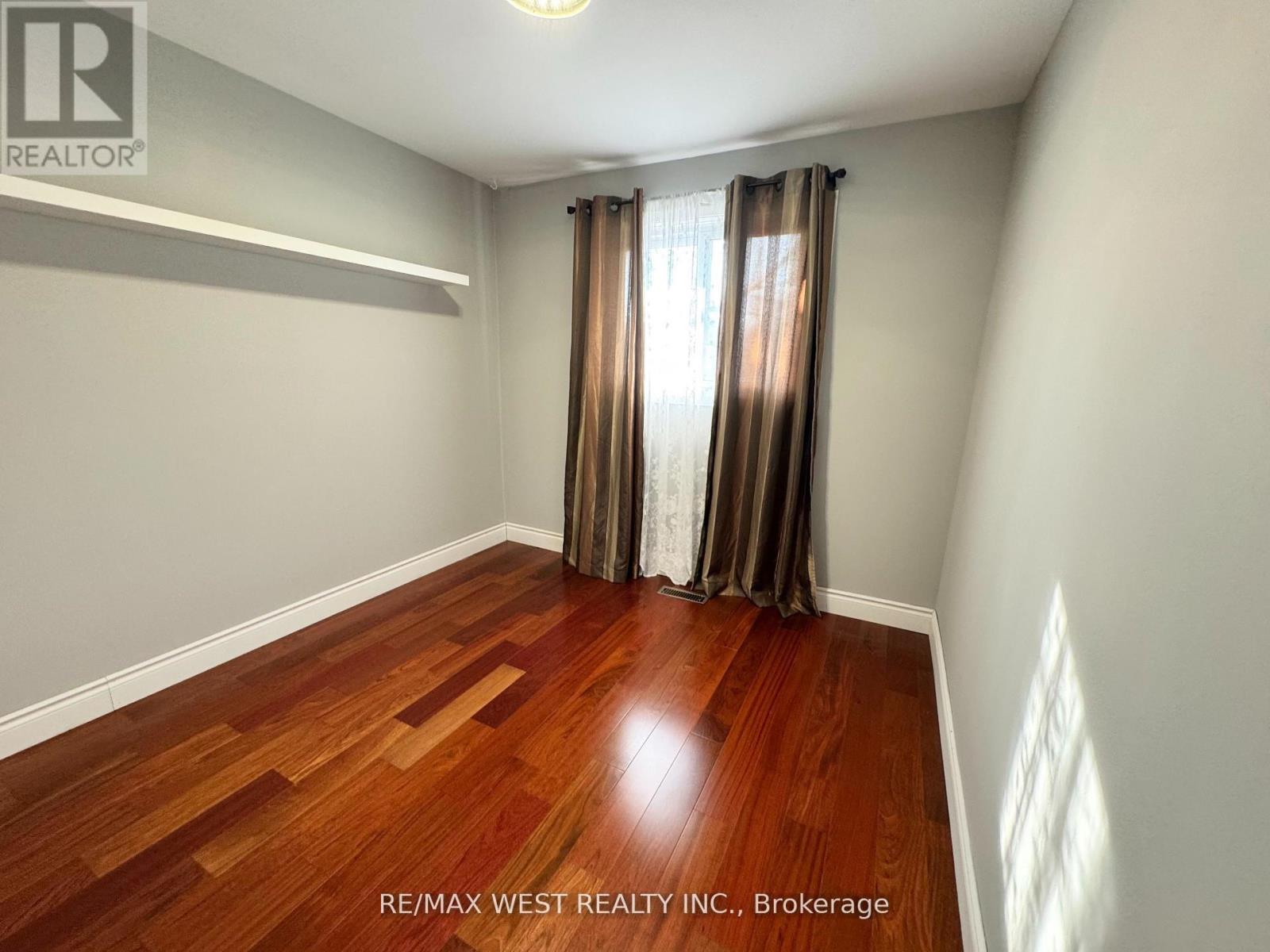 1342 Roylen Road, Oakville, Ontario  L6H 1V4 - Photo 16 - W12816576