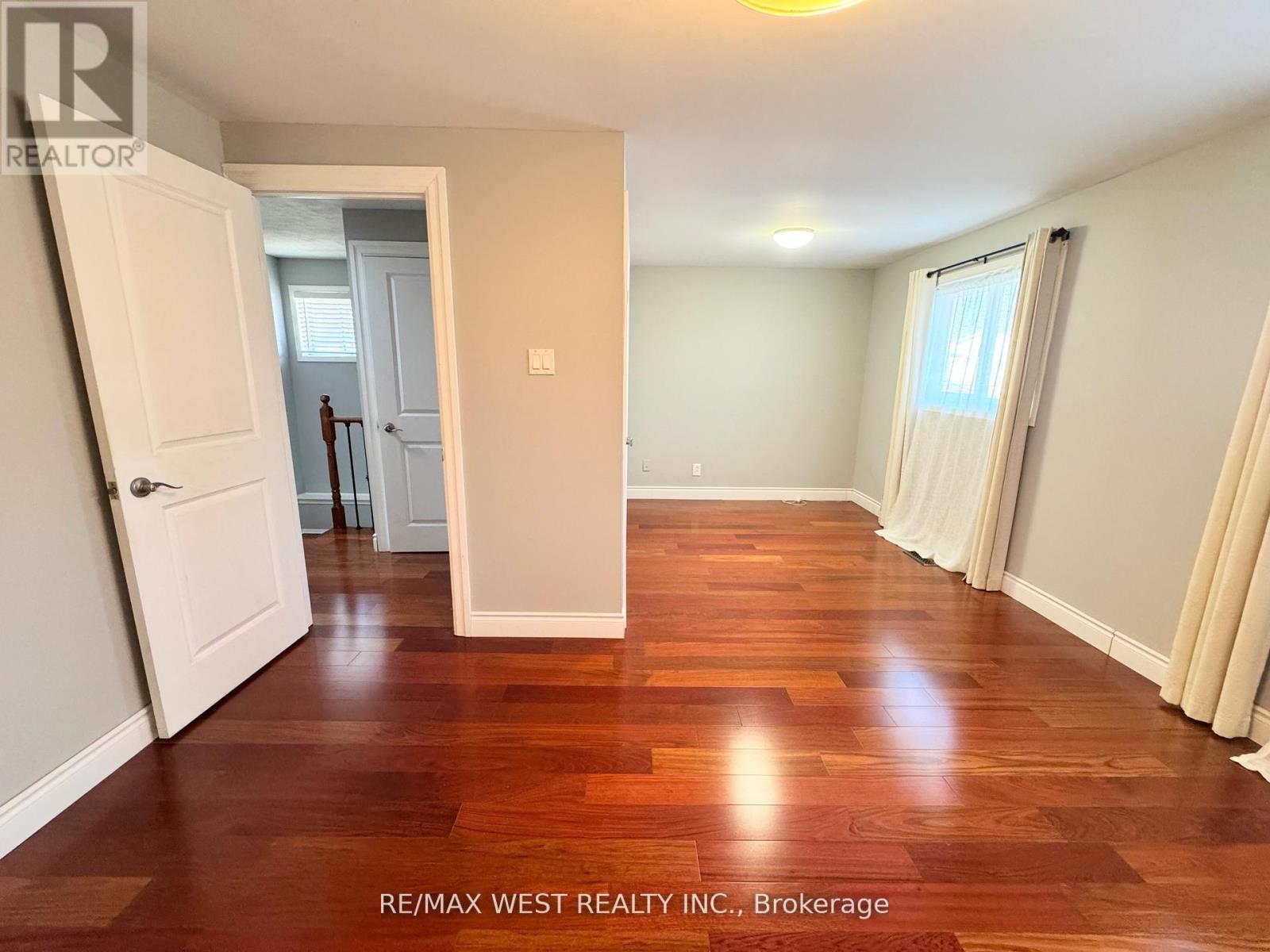 1342 Roylen Road, Oakville, Ontario  L6H 1V4 - Photo 20 - W12816576