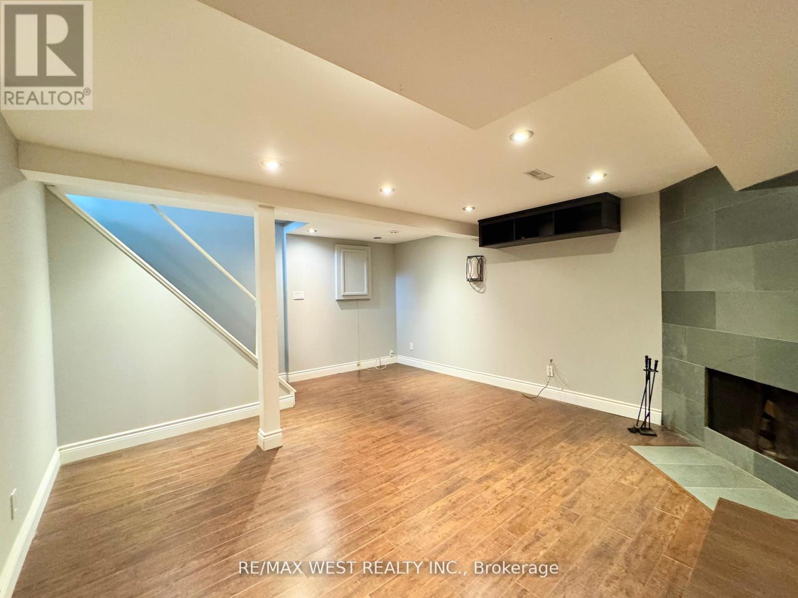 1342 Roylen Road, Oakville, Ontario  L6H 1V4 - Photo 26 - W12816576