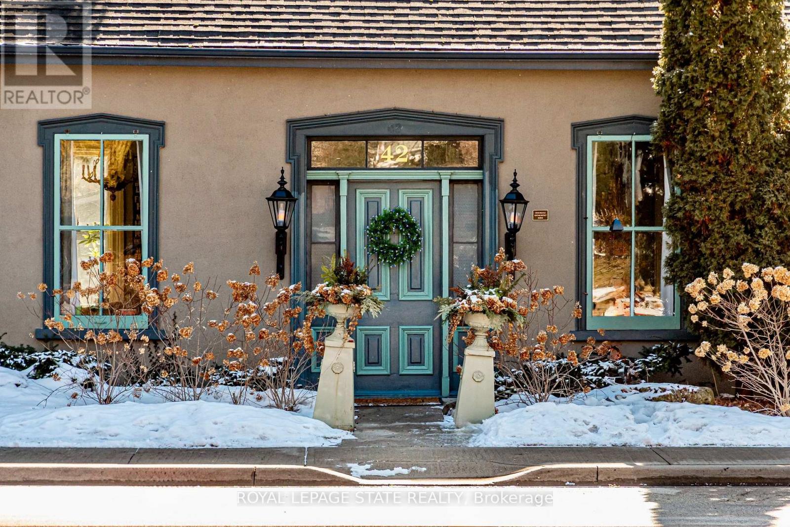 42 MELVILLE STREET, Hamilton, Ontario