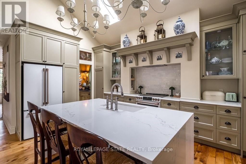 42 Melville Street, Hamilton, Ontario  L9H 1Z8 - Photo 13 - X12816388