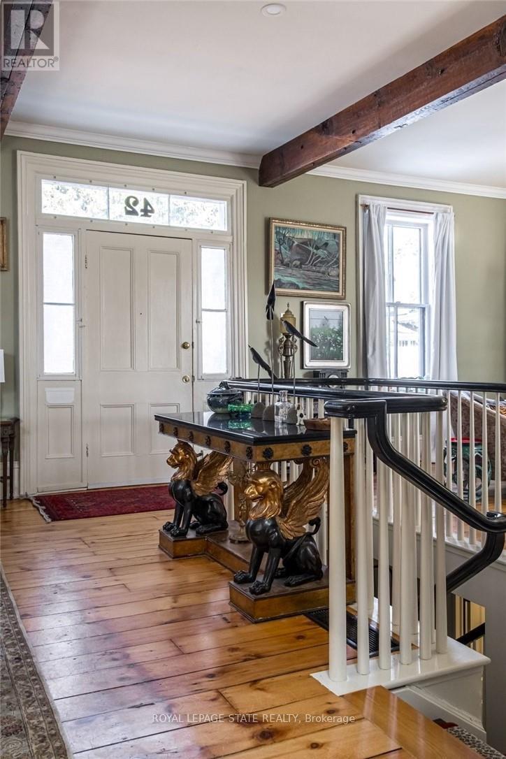 42 Melville Street, Hamilton, Ontario  L9H 1Z8 - Photo 4 - X12816388