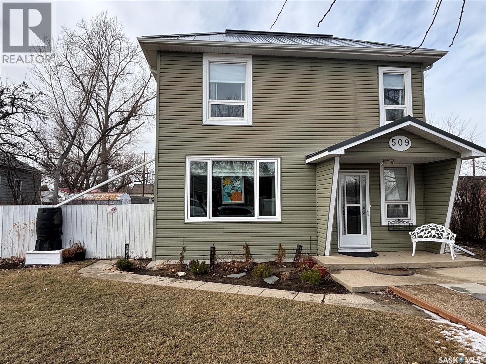 509 Harder STREET, Maple Creek, Saskatchewan