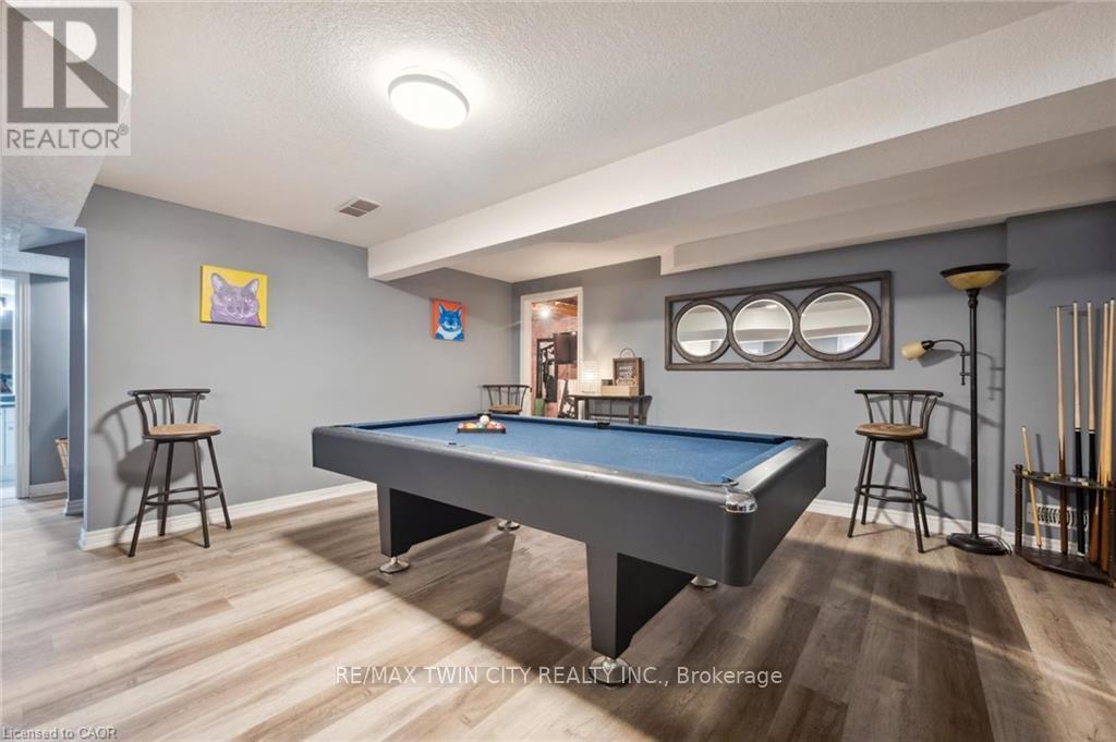 42 Fischer Court, Kitchener, Ontario  N2P 2V9 - Photo 38 - X12816400