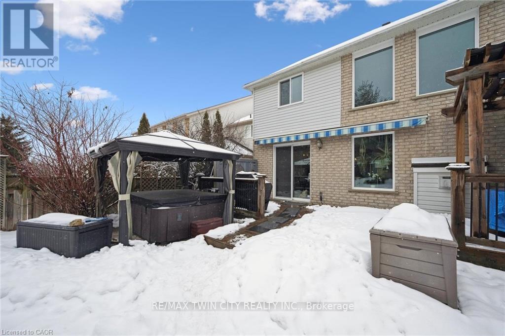 42 Fischer Court, Kitchener, Ontario  N2P 2V9 - Photo 44 - X12816400