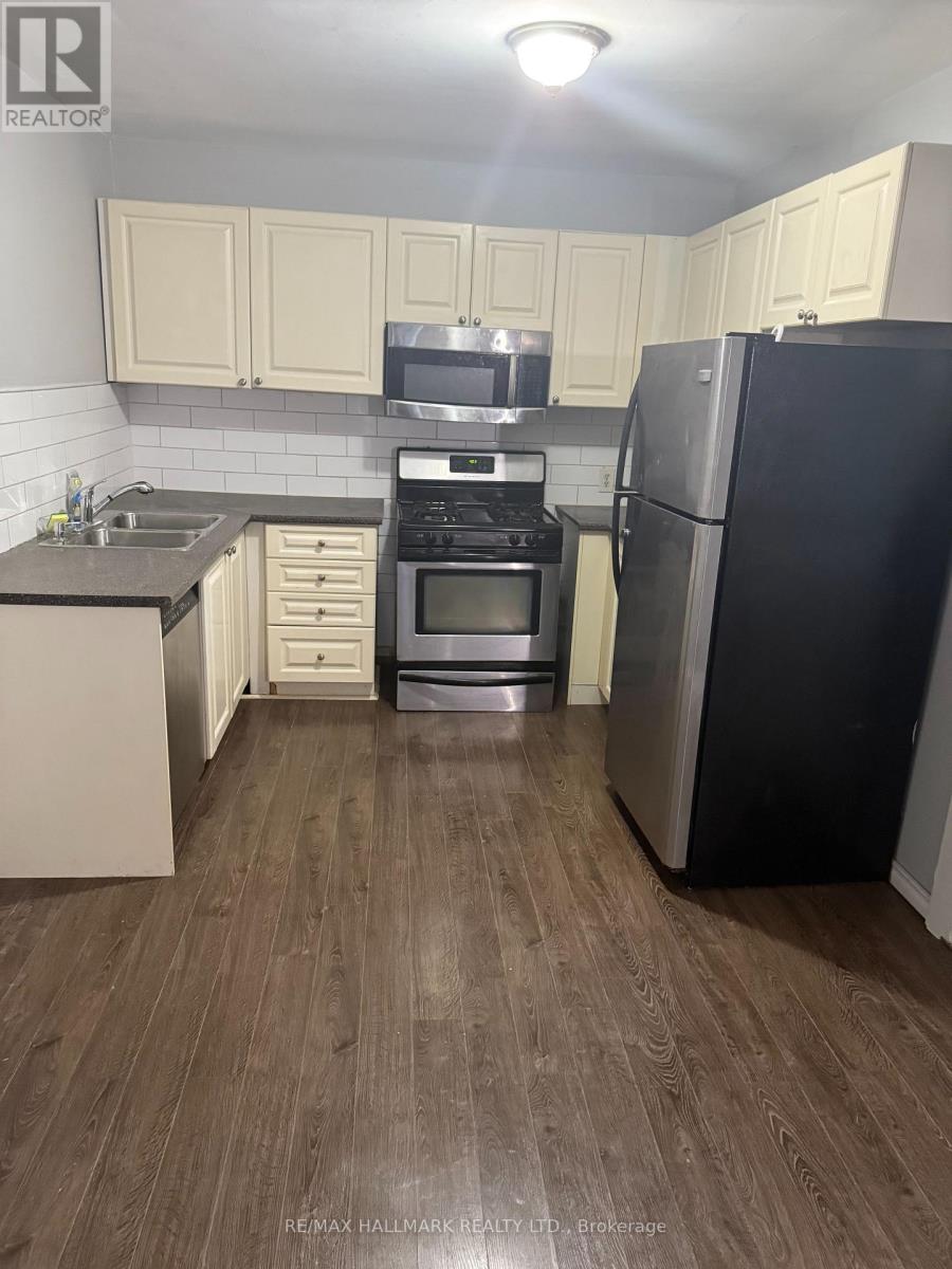 Upper - 46 Grove Street, Welland, Ontario  L3B 4B4 - Photo 3 - X12816442