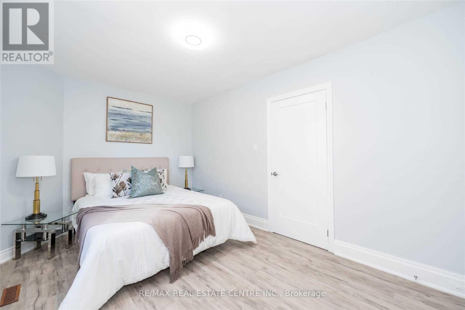 #main - 35 Hartzel Road, St. Catharines, Ontario  L2P 1M4 - Photo 10 - X12816484