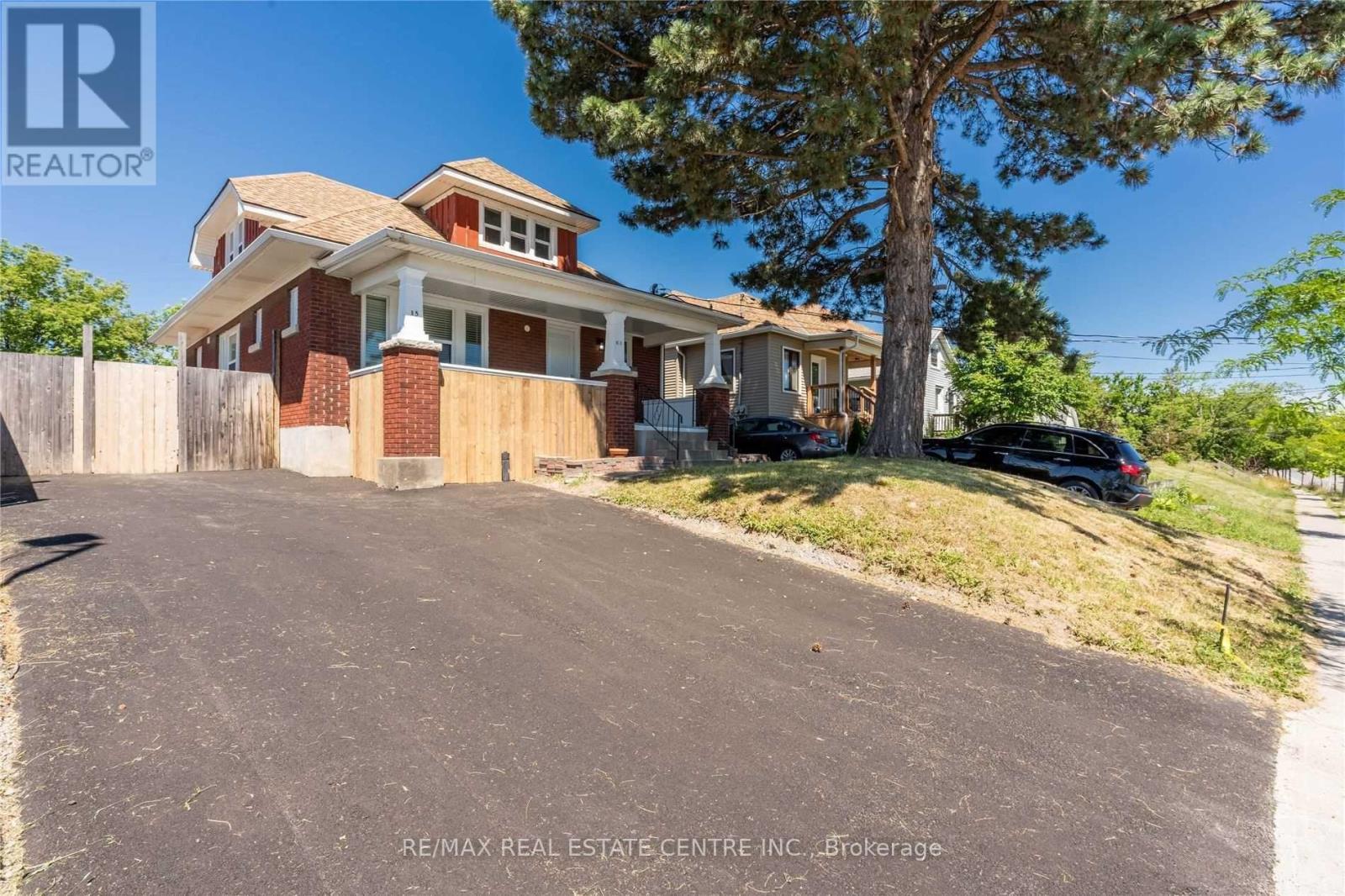 #main - 35 Hartzel Road, St. Catharines, Ontario  L2P 1M4 - Photo 2 - X12816484