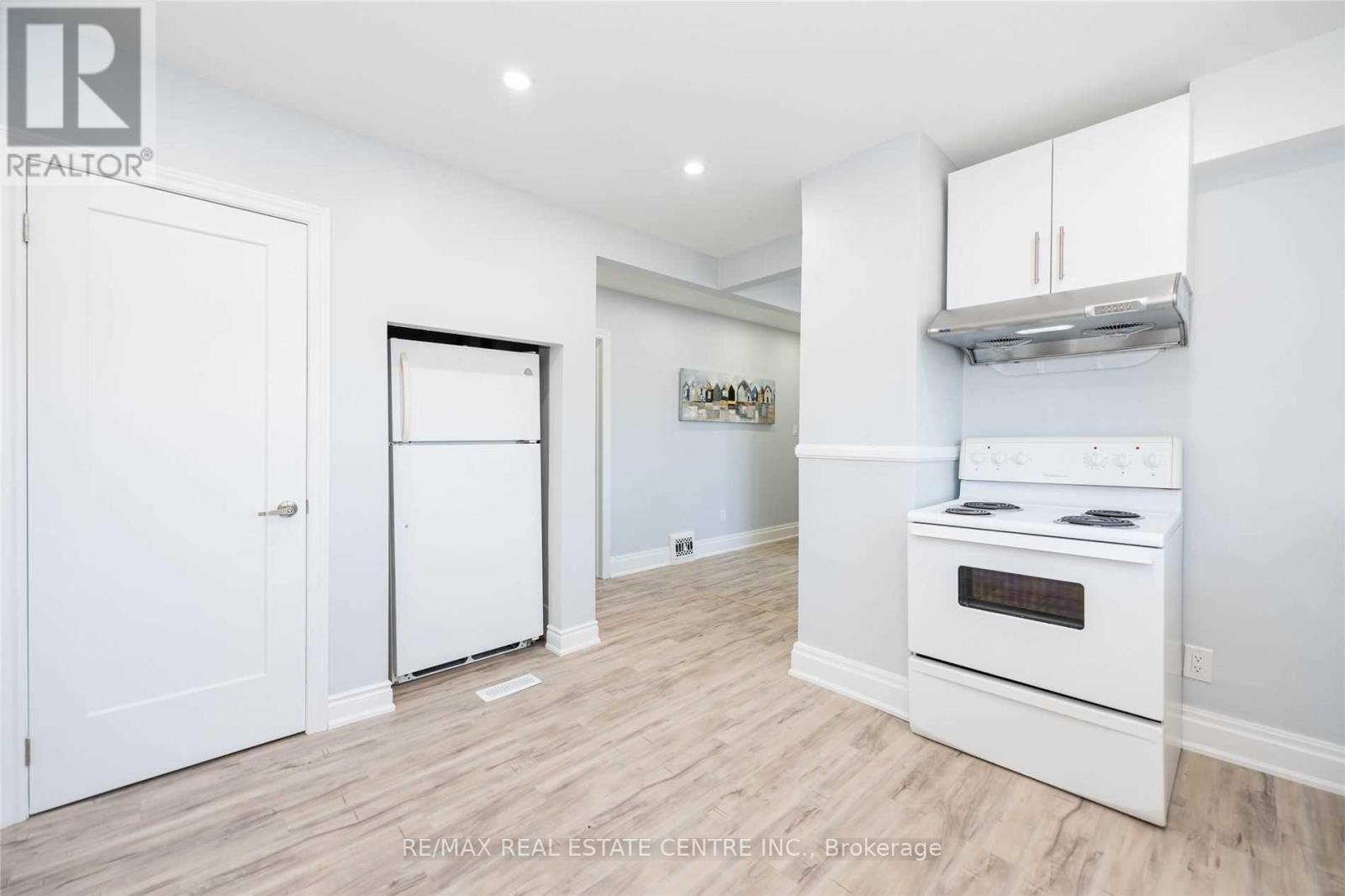 #main - 35 Hartzel Road, St. Catharines, Ontario  L2P 1M4 - Photo 6 - X12816484