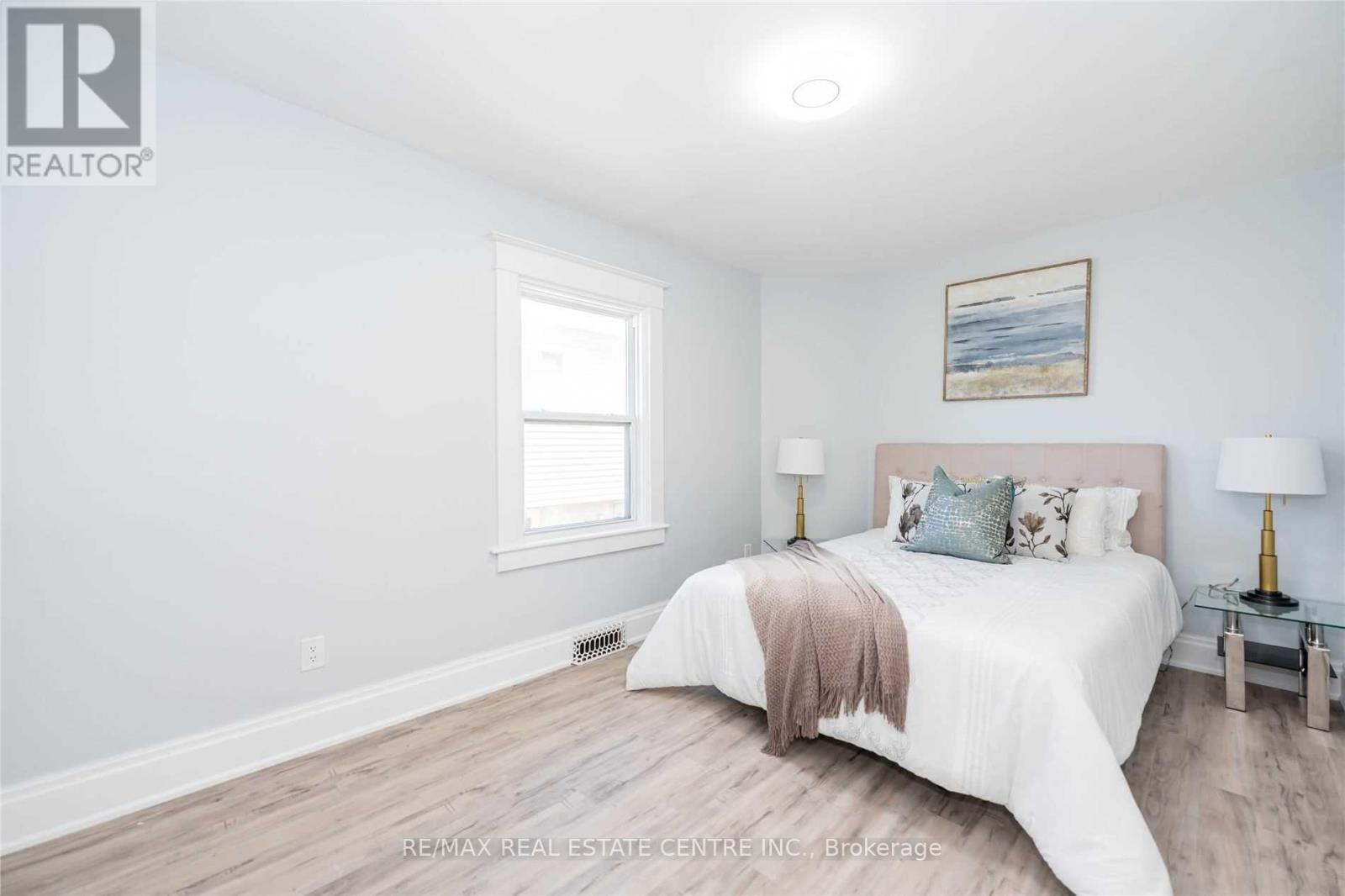 #main - 35 Hartzel Road, St. Catharines, Ontario  L2P 1M4 - Photo 9 - X12816484