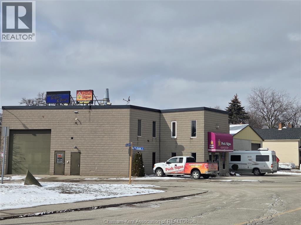 MLS# 26003769: 240 WILLIAM STREET South, Chatham, Canada