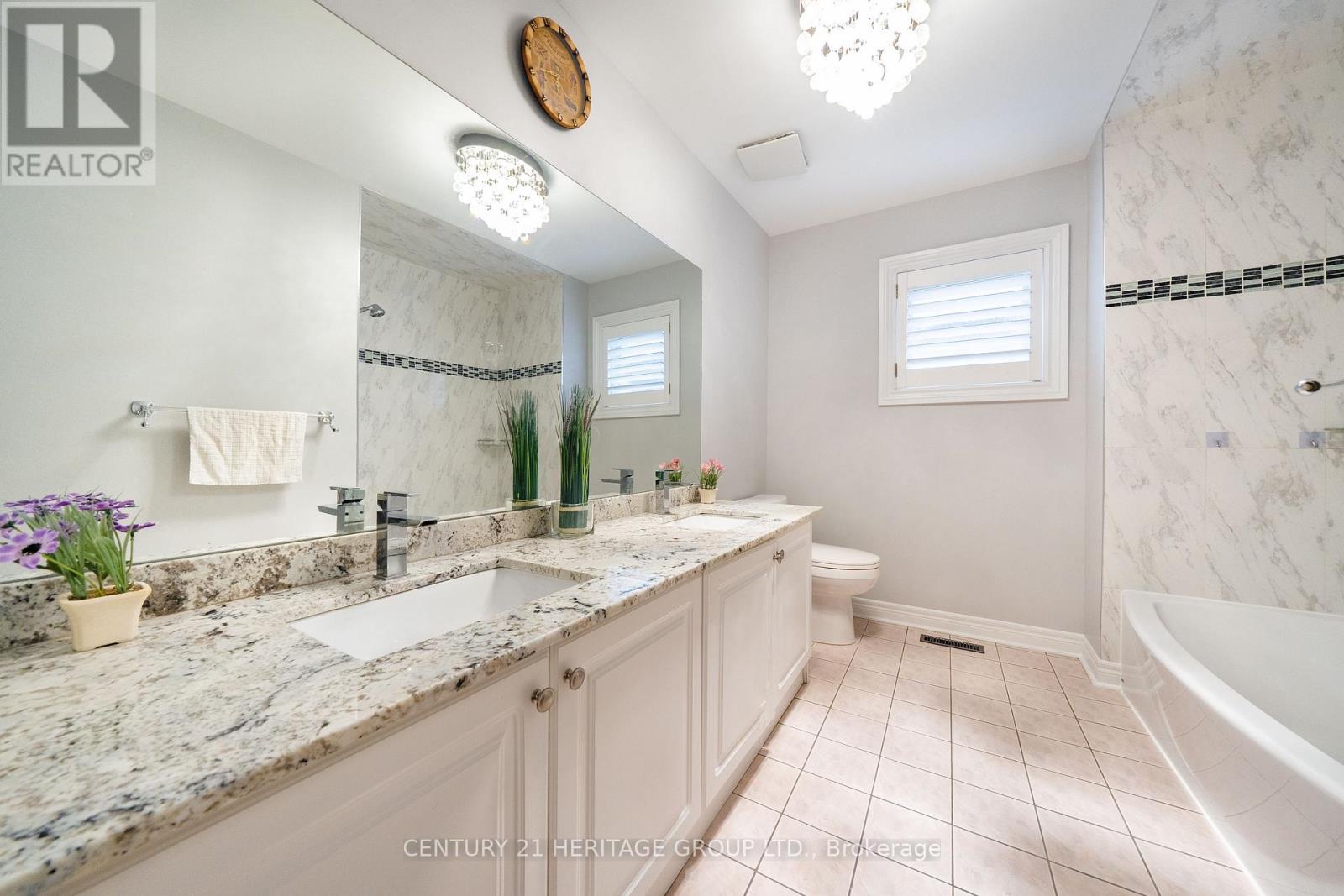 2211 Old Rutherford Road, Vaughan, Ontario  L6A 1Z7 - Photo 15 - N12816530