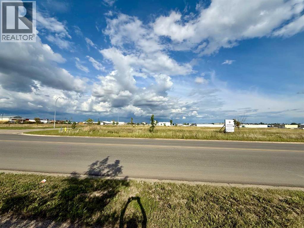 10105 130 Avenue, Grande Prairie, Alberta  T8V 8L6 - Photo 3 - A2247318