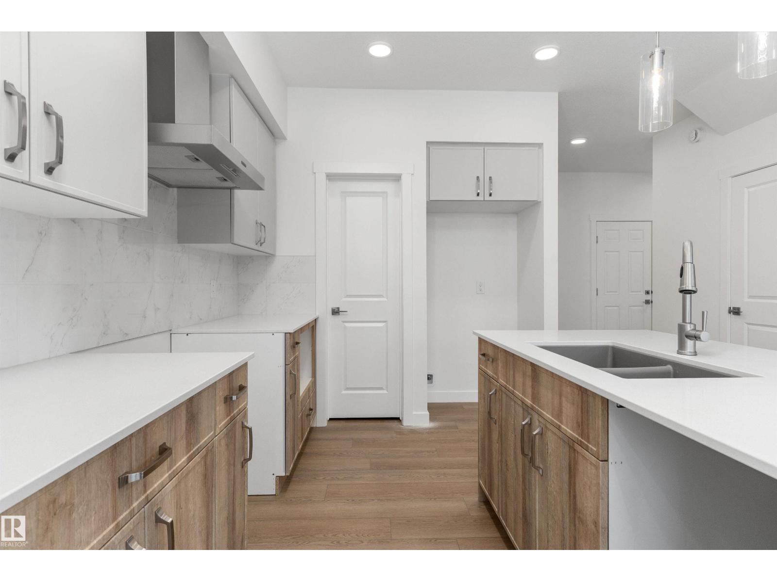 919 19 Av Nw, Edmonton, Alberta  T6T 2X4 - Photo 10 - E4471654