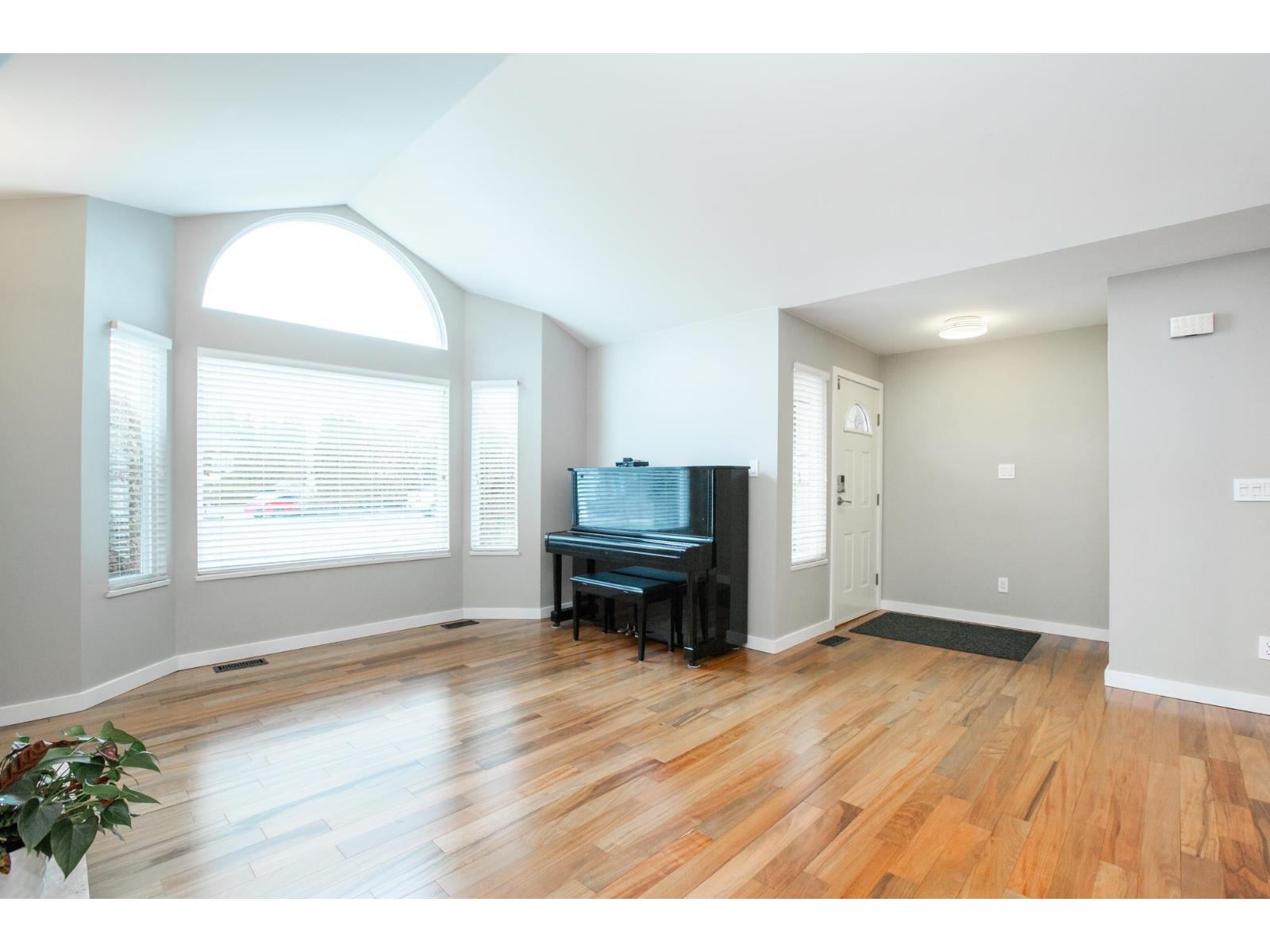 20338 90 Avenue, Langley, British Columbia  V1M 1Y6 - Photo 8 - R3092309