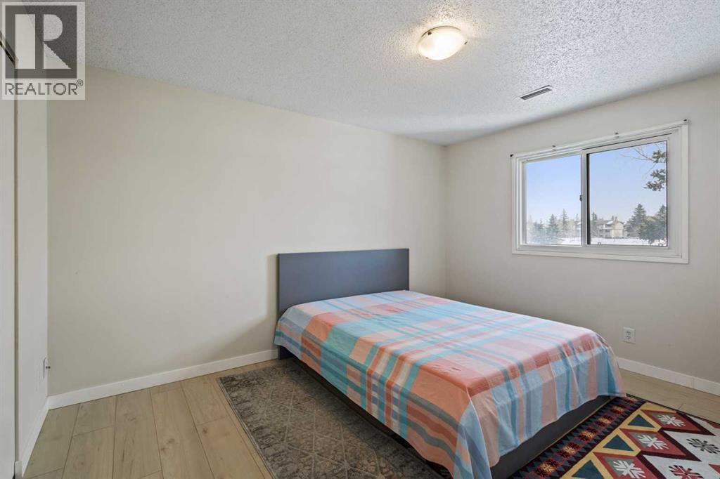 11027 24 Street Sw, Calgary, Alberta  T2W 5K3 - Photo 15 - A2288509