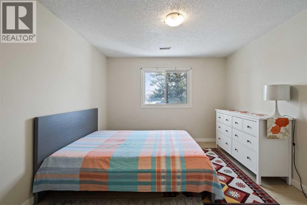 11027 24 Street Sw, Calgary, Alberta  T2W 5K3 - Photo 16 - A2288509