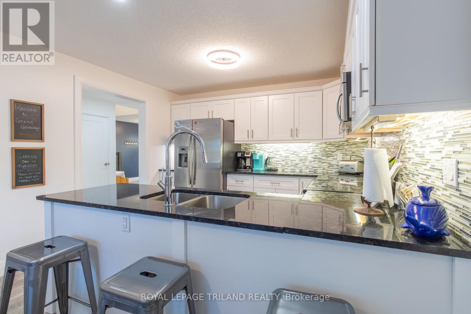 22 Wondergrove Court, Lambton Shores, Ontario  N0M 1T0 - Photo 19 - X12816622