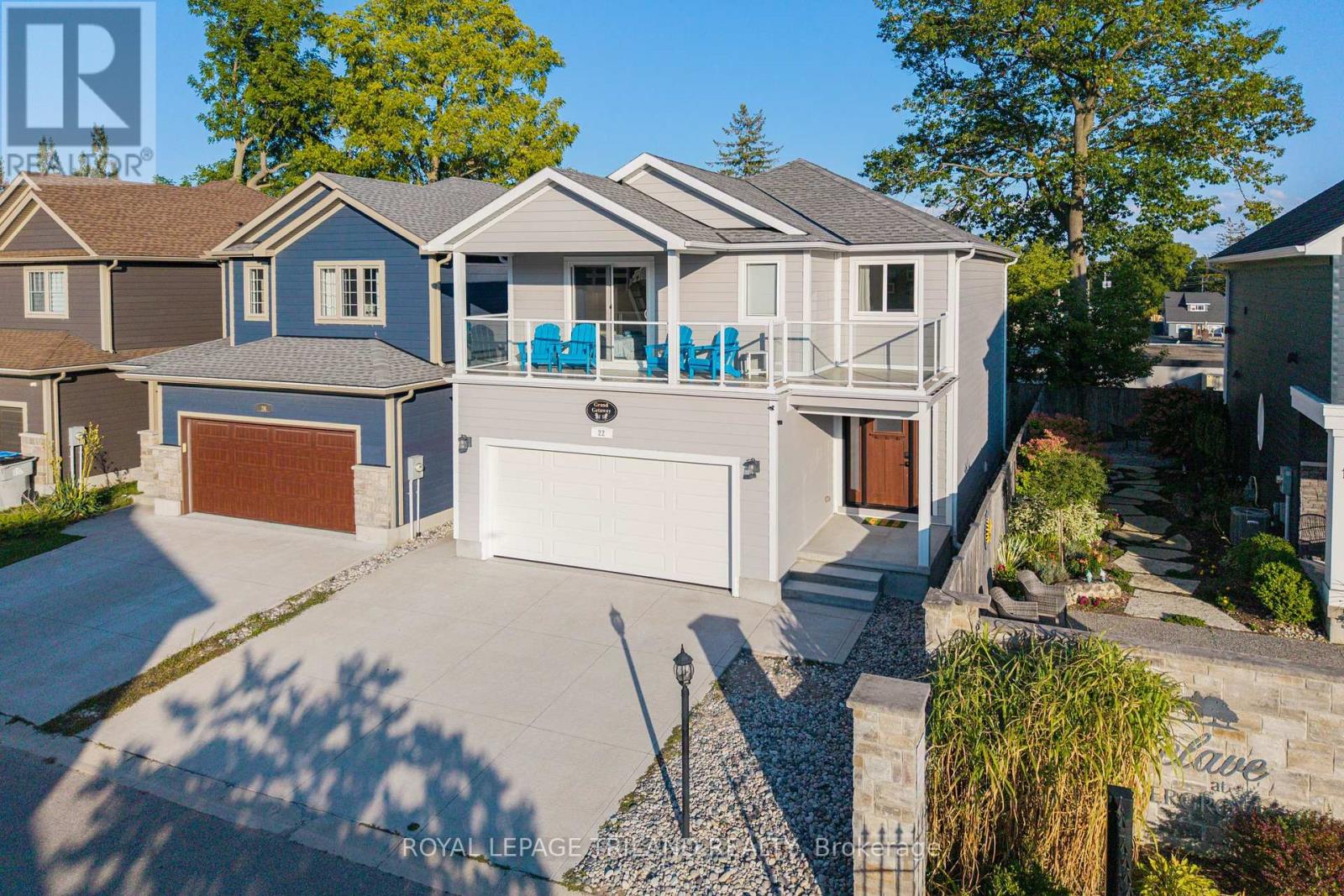 22 Wondergrove Court, Lambton Shores, Ontario  N0M 1T0 - Photo 2 - X12816622