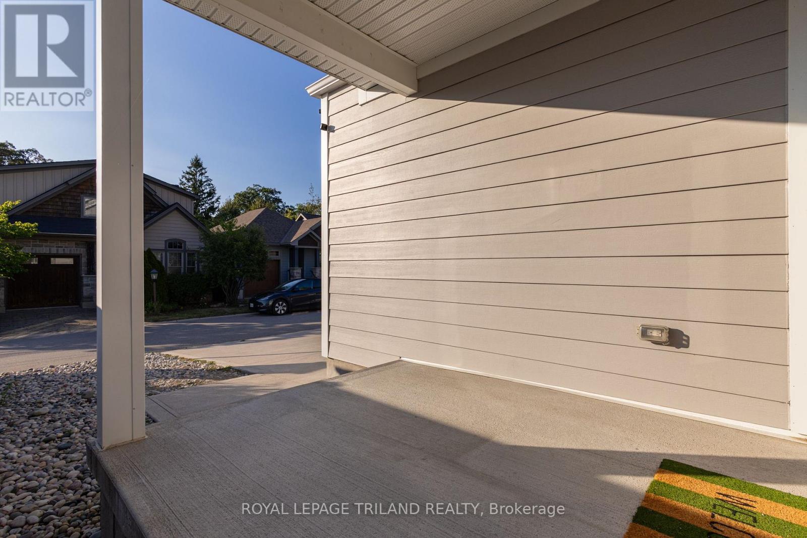 22 Wondergrove Court, Lambton Shores, Ontario  N0M 1T0 - Photo 9 - X12816622