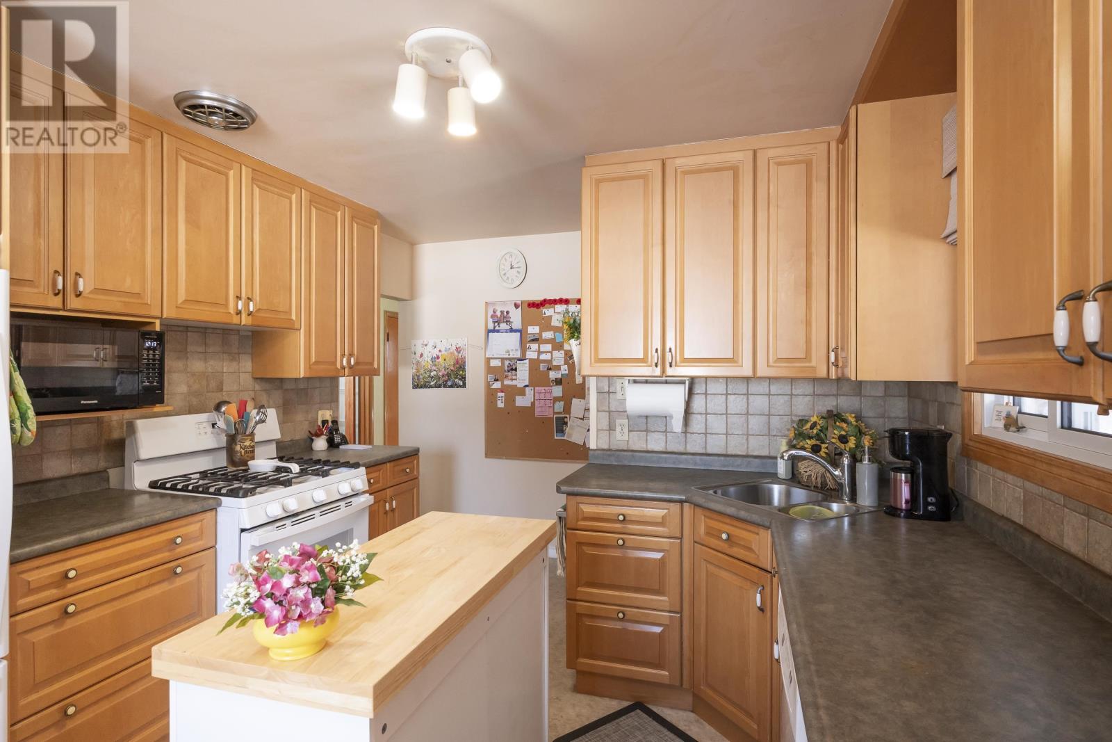 75 Manion Pl, Thunder Bay, Ontario  P7A 6Y9 - Photo 11 - TB2600237