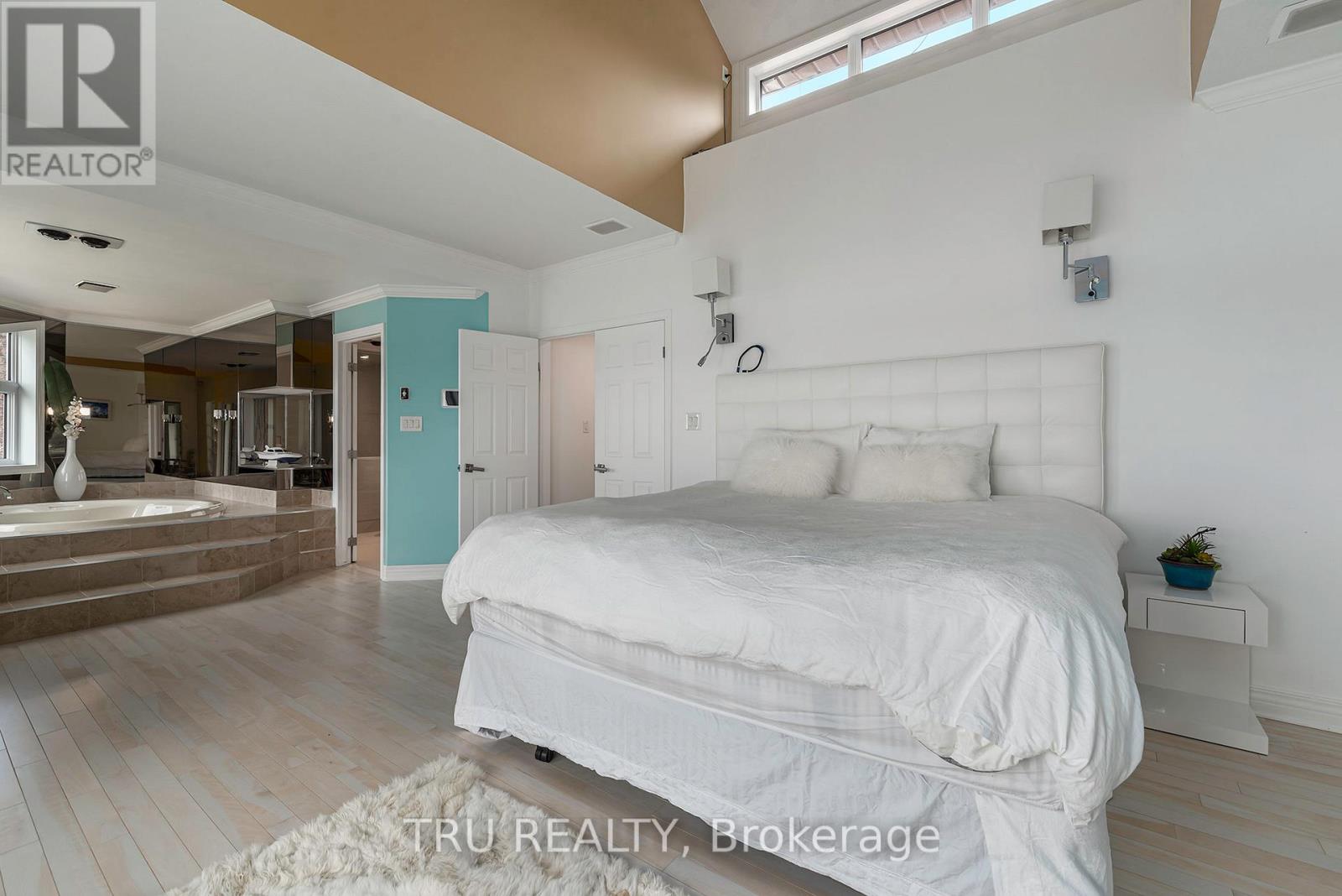 1915 Trans Canada Highway, Ottawa, Ontario  K4C 1H5 - Photo 18 - X12816624