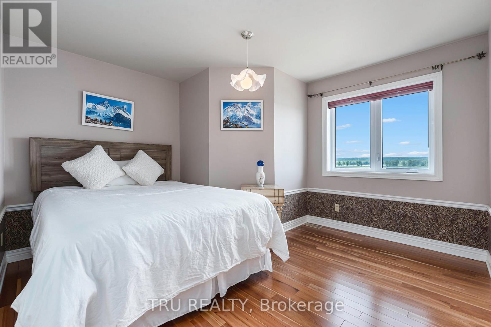 1915 Trans Canada Highway, Ottawa, Ontario  K4C 1H5 - Photo 20 - X12816624