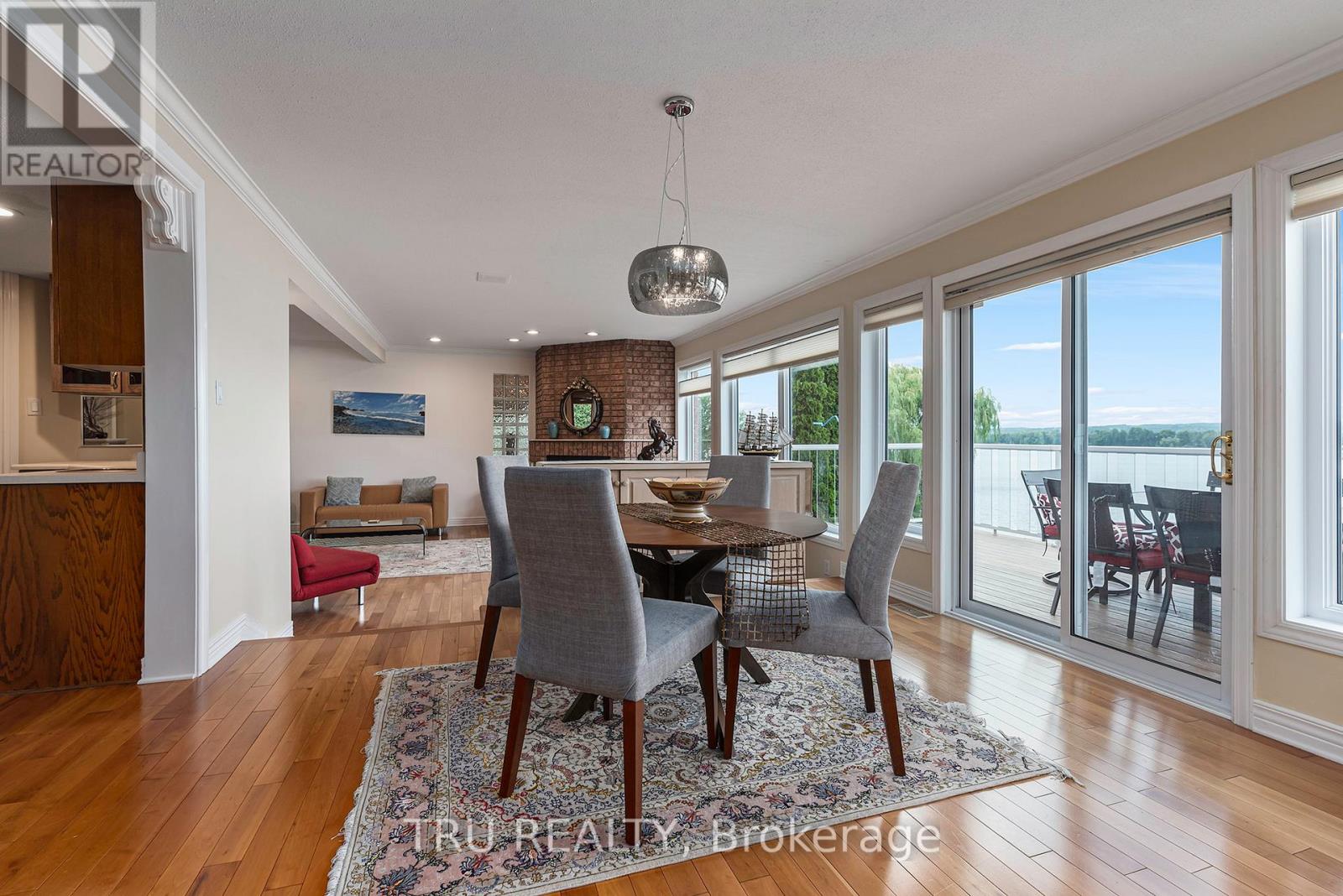 1915 Trans Canada Highway, Ottawa, Ontario  K4C 1H5 - Photo 7 - X12816624