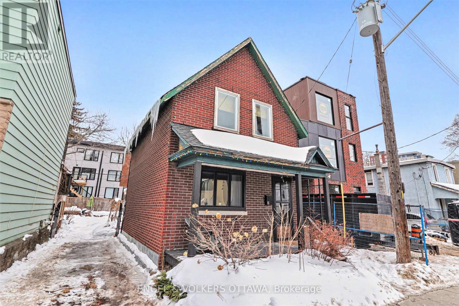 86 Pinhey Street, Ottawa, Ontario  K1Y 1T4 - Photo 2 - X12816678