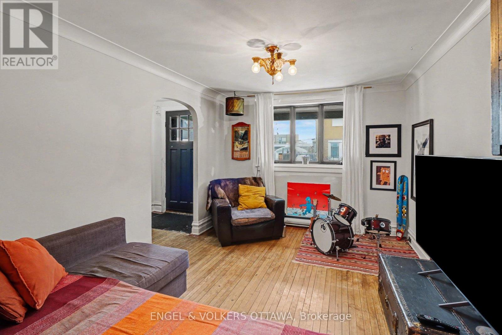 86 Pinhey Street, Ottawa, Ontario  K1Y 1T4 - Photo 6 - X12816678