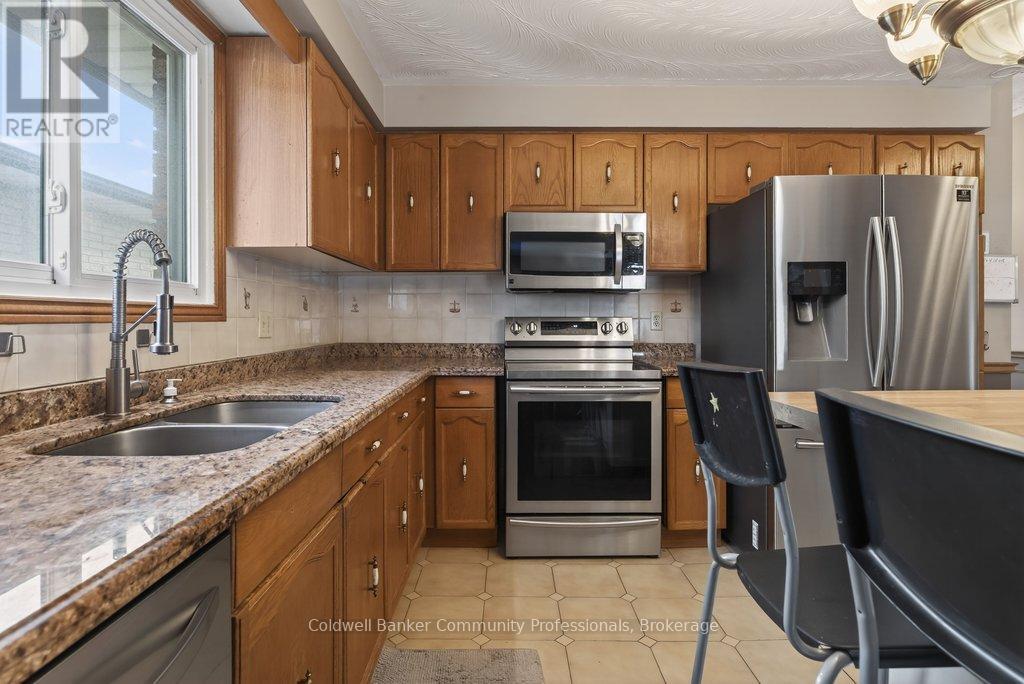 42 Lasila Court, Hamilton (Gilbert), Ontario  L9C 7B6 - Photo 15 - X12816590