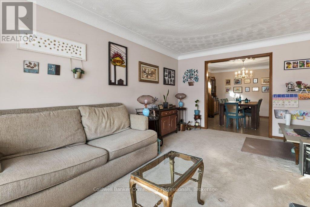 42 Lasila Court, Hamilton (Gilbert), Ontario  L9C 7B6 - Photo 7 - X12816590