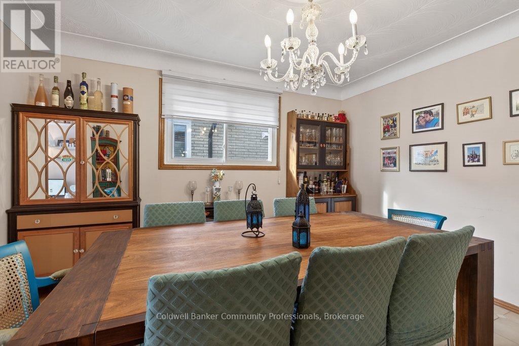 42 Lasila Court, Hamilton (Gilbert), Ontario  L9C 7B6 - Photo 9 - X12816590