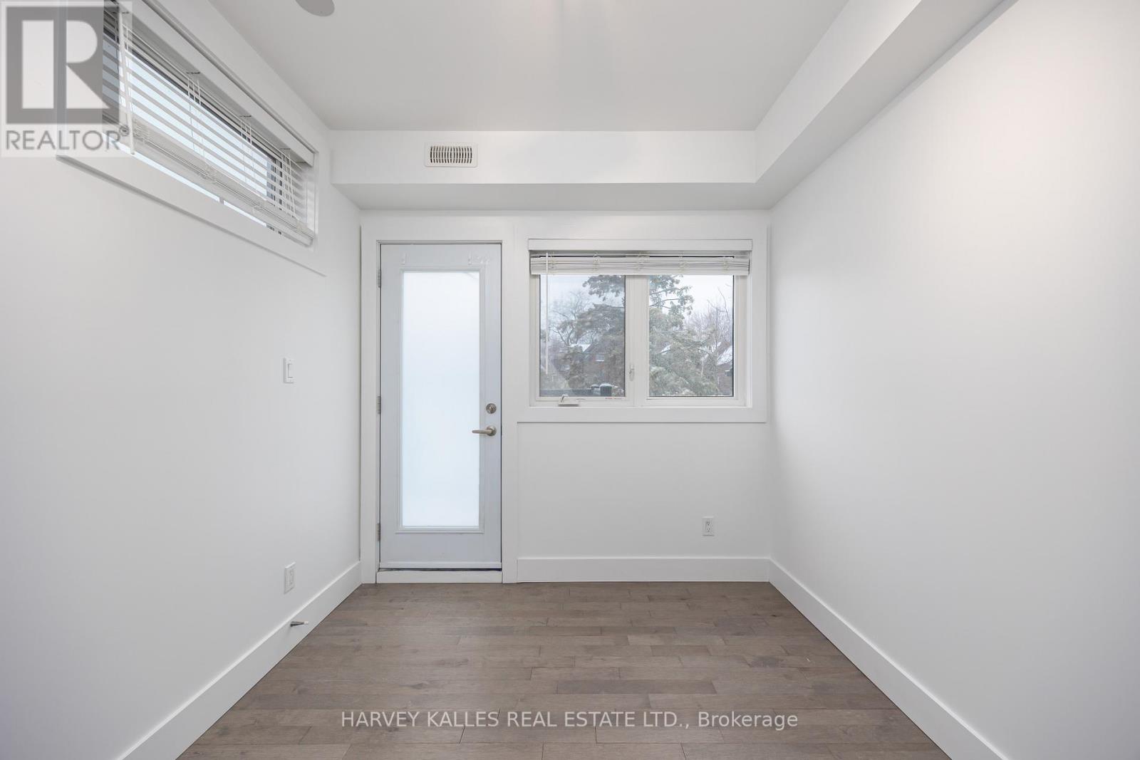 2 - 160 Lansdowne Avenue, Toronto, Ontario  M6K 2V9 - Photo 13 - W12667990