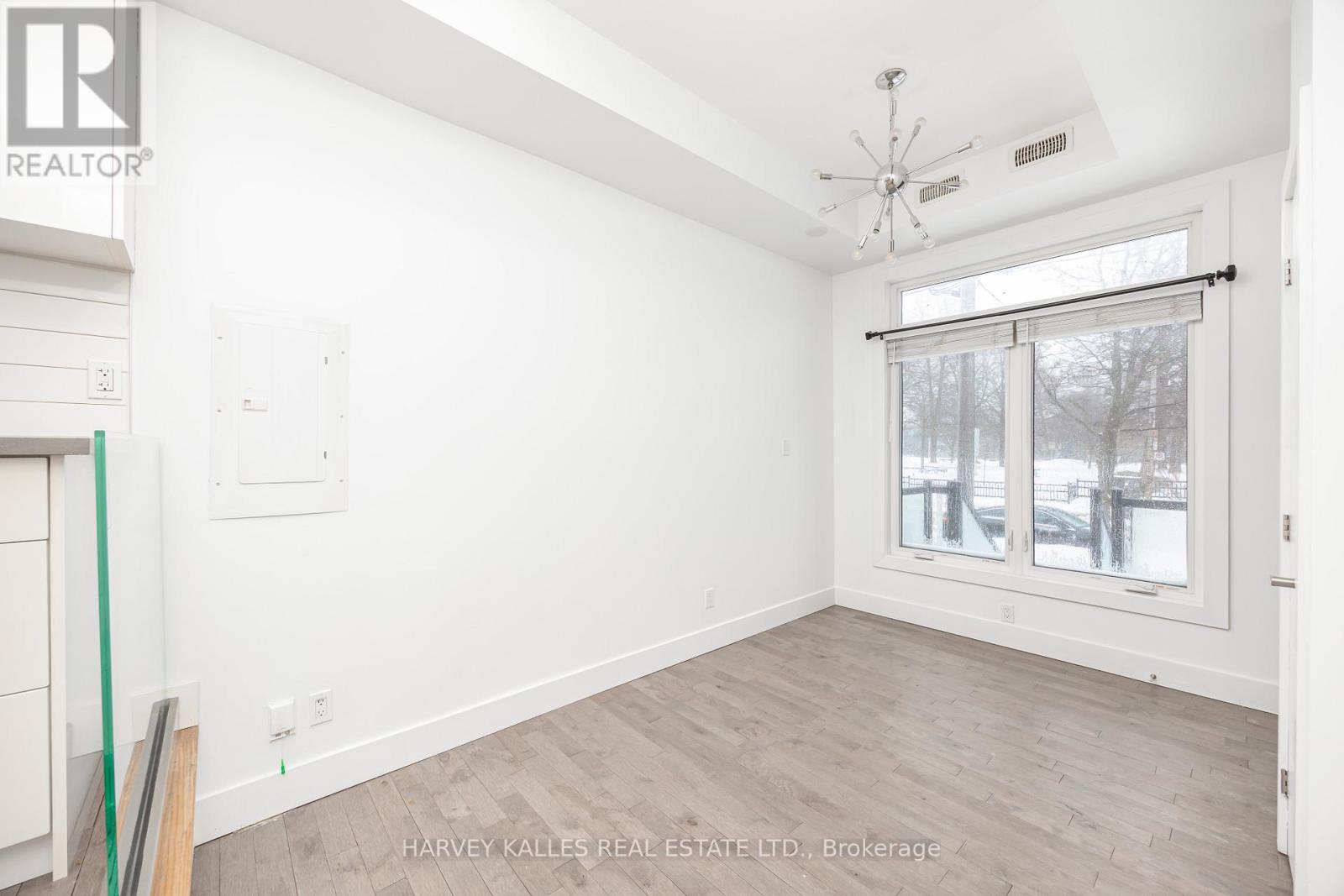 2 - 160 Lansdowne Avenue, Toronto, Ontario  M6K 2V9 - Photo 2 - W12667990