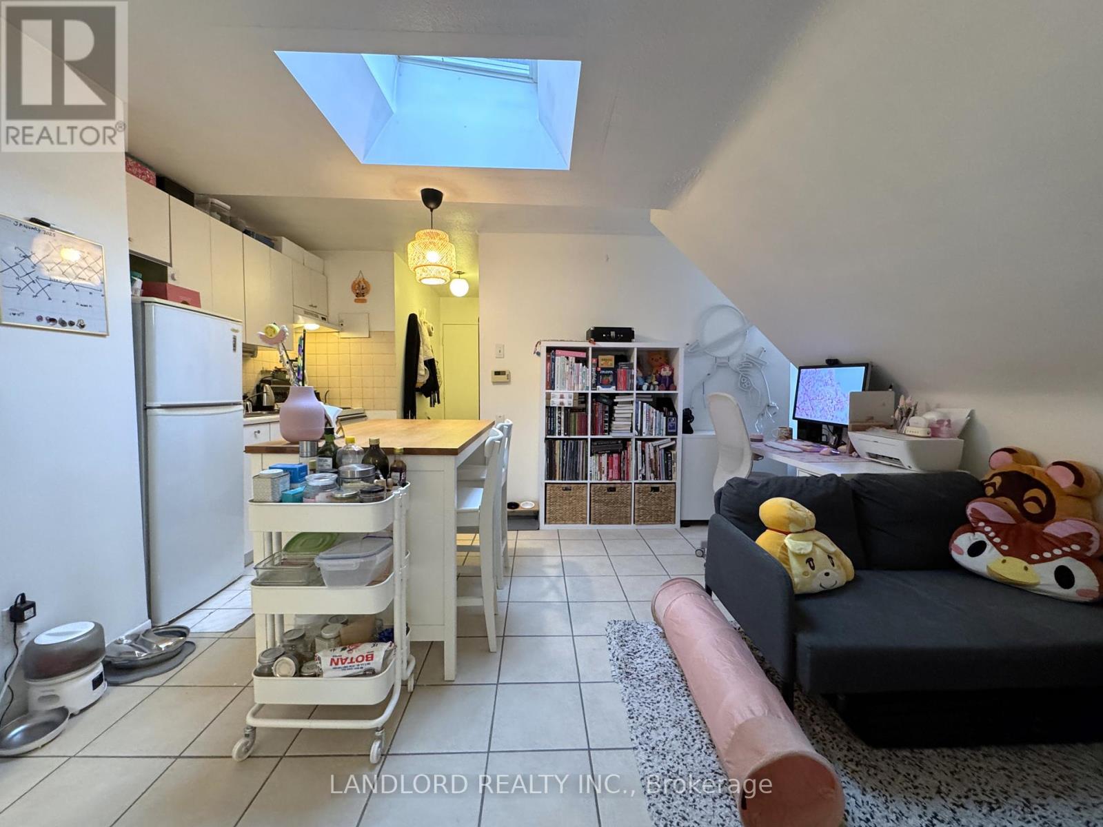 401 - 198 Dunn Avenue, Toronto, Ontario  M6K 2R9 - Photo 12 - W12708076