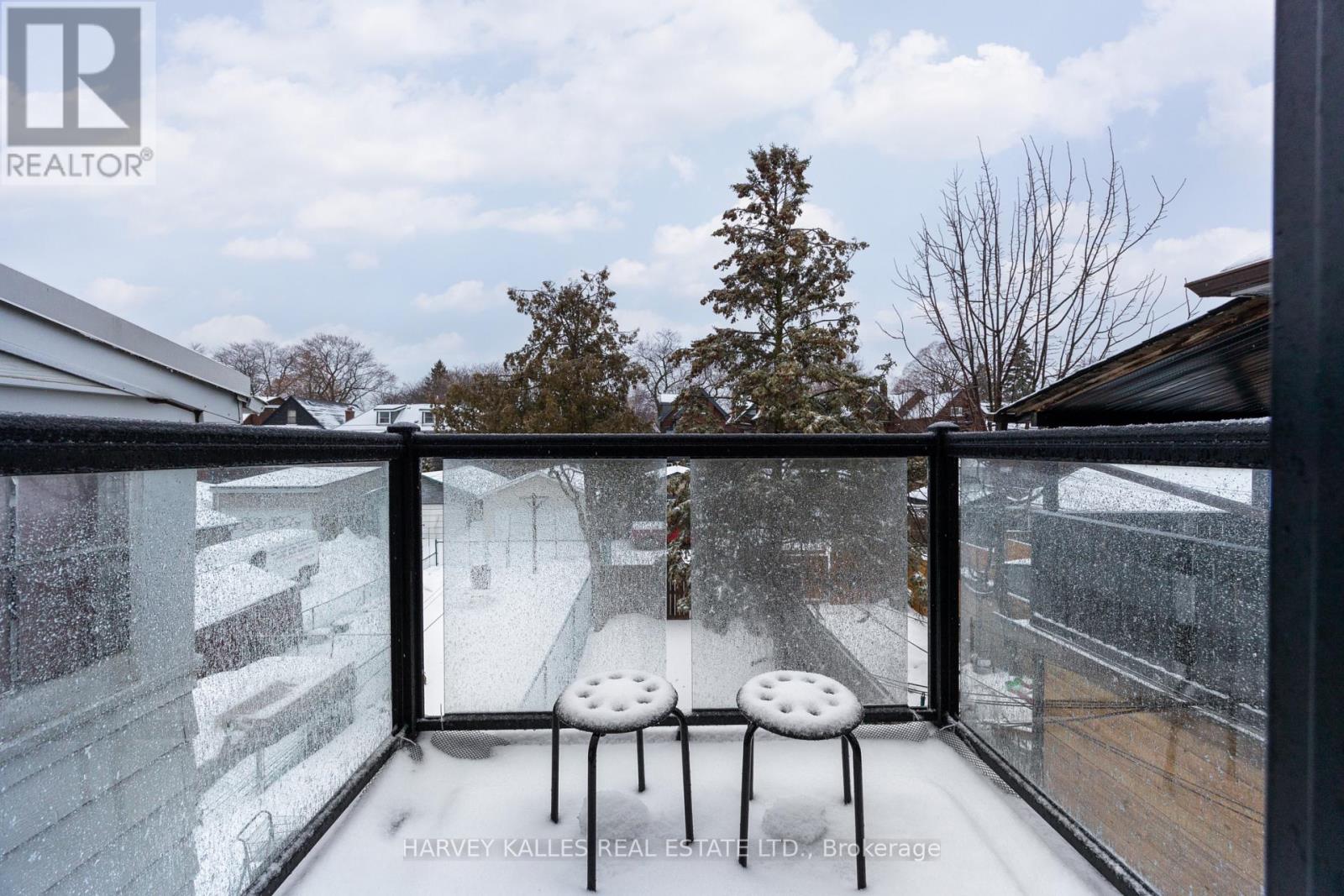 2 - 160 Lansdowne Avenue, Toronto, Ontario  M6K 2V9 - Photo 16 - W12667990