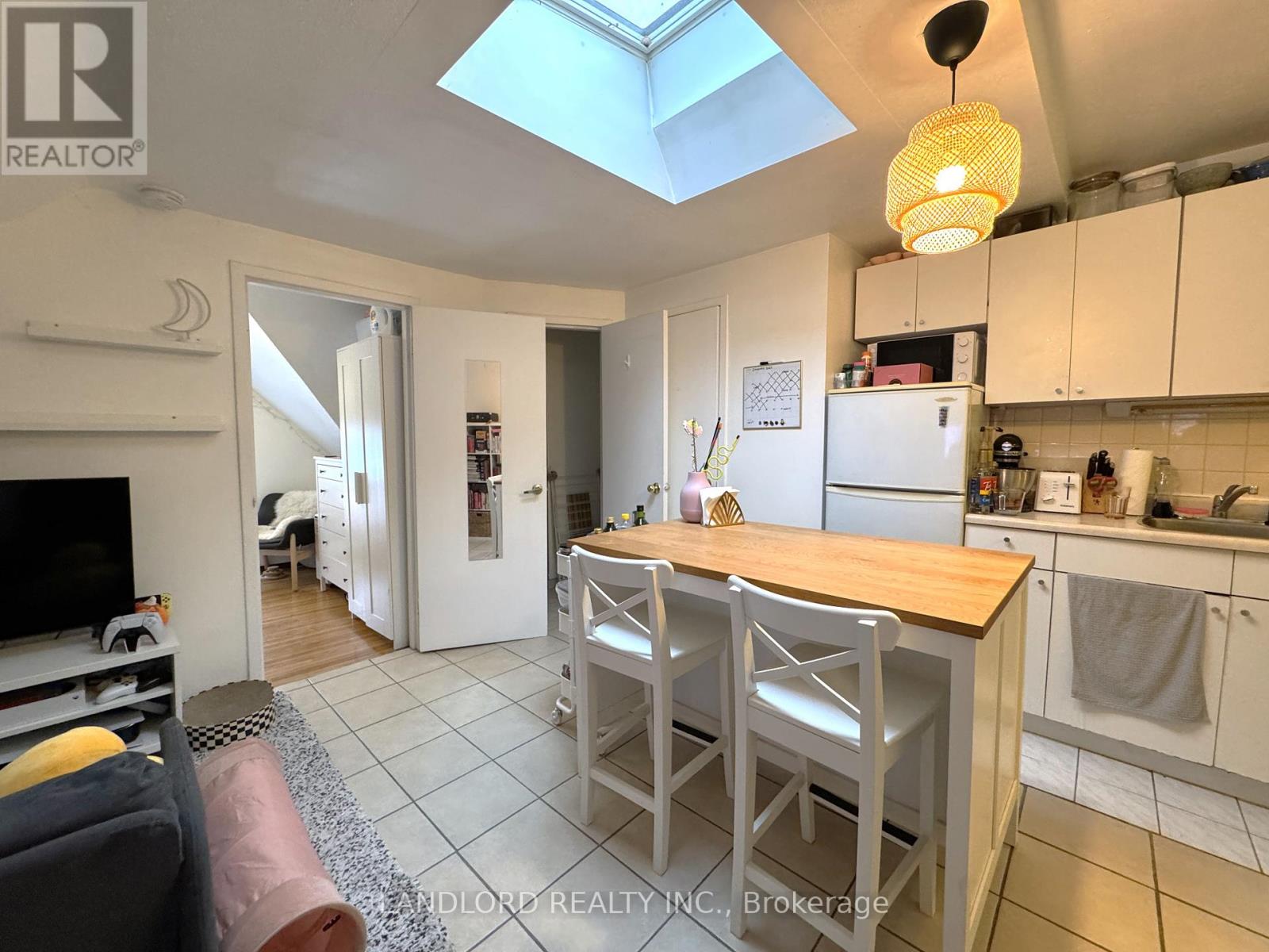 401 - 198 DUNN AVENUE, Toronto, Ontario